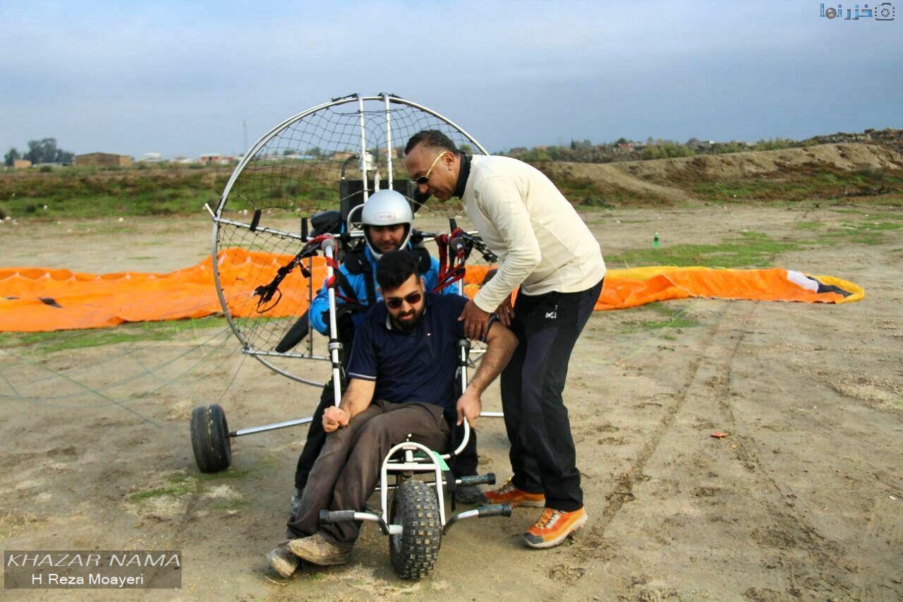 پرواز معلولان با پاراگلایدر در بهشهر