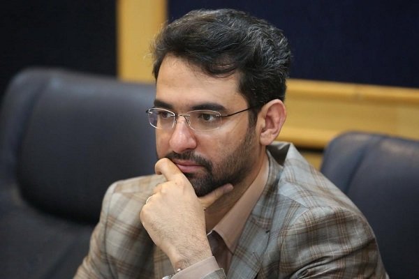 دوهزار اهوازی و مدعی العموم از وزیر ارتباطات شکایت کردند/ احتمال انفصال از خدمت آذری جهرمی