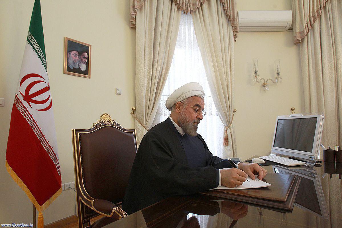 رئیس جمهور استعفا ی ظریف را نپذیرفت