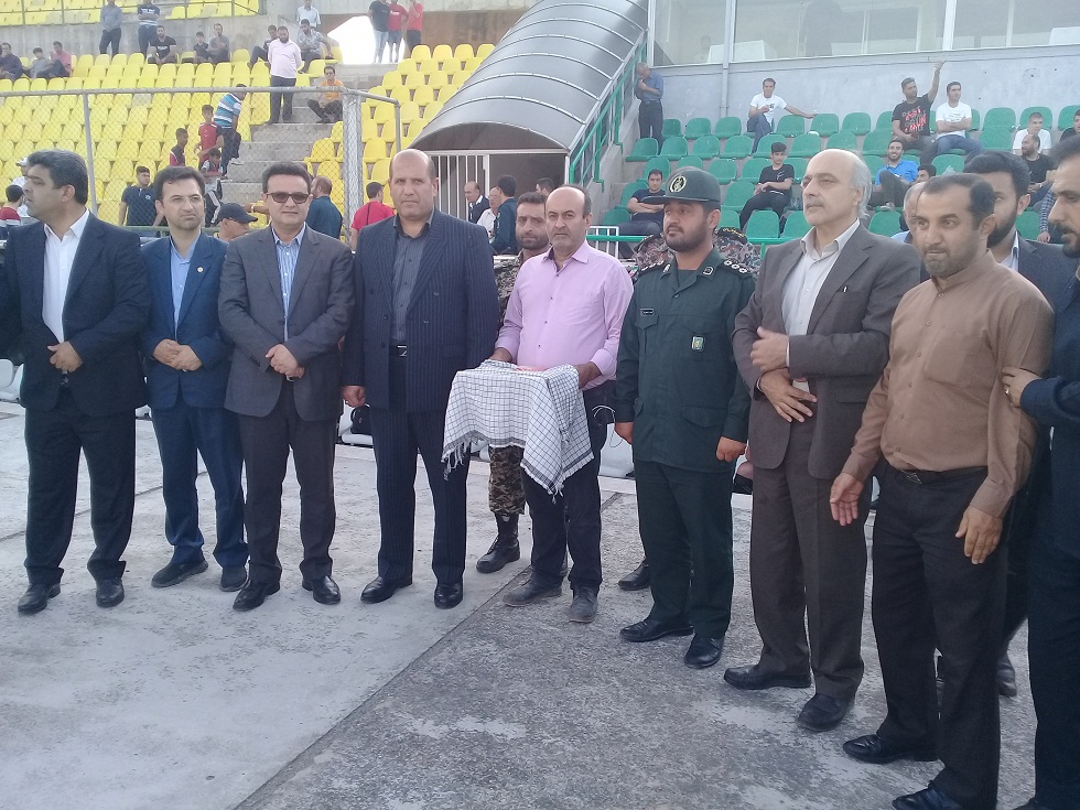 مسابقه فوتبال خیرخواهانه پیشکسوتان سرخ آبی پایتخت و پیشکسوتان مازندران در ساری