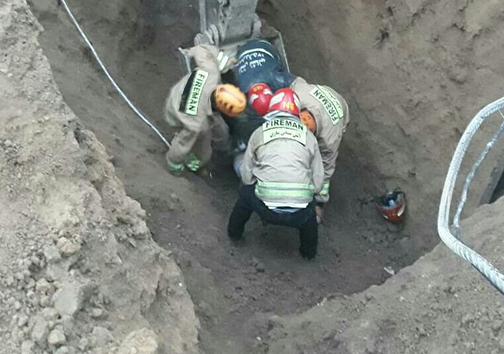 ریزش مرگبار در میدان خزر ساری / کارگر نگون بخت زیر آوار مدفون شد