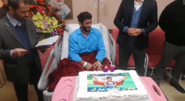 جشن تولد قهرمان المپیک روی تخت بیمارستان