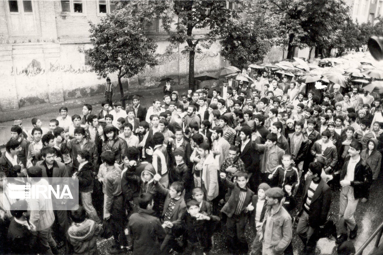 تصاویری از اجتماعات و راهپیمایی مردم ساری در سالهای اول انقلاب