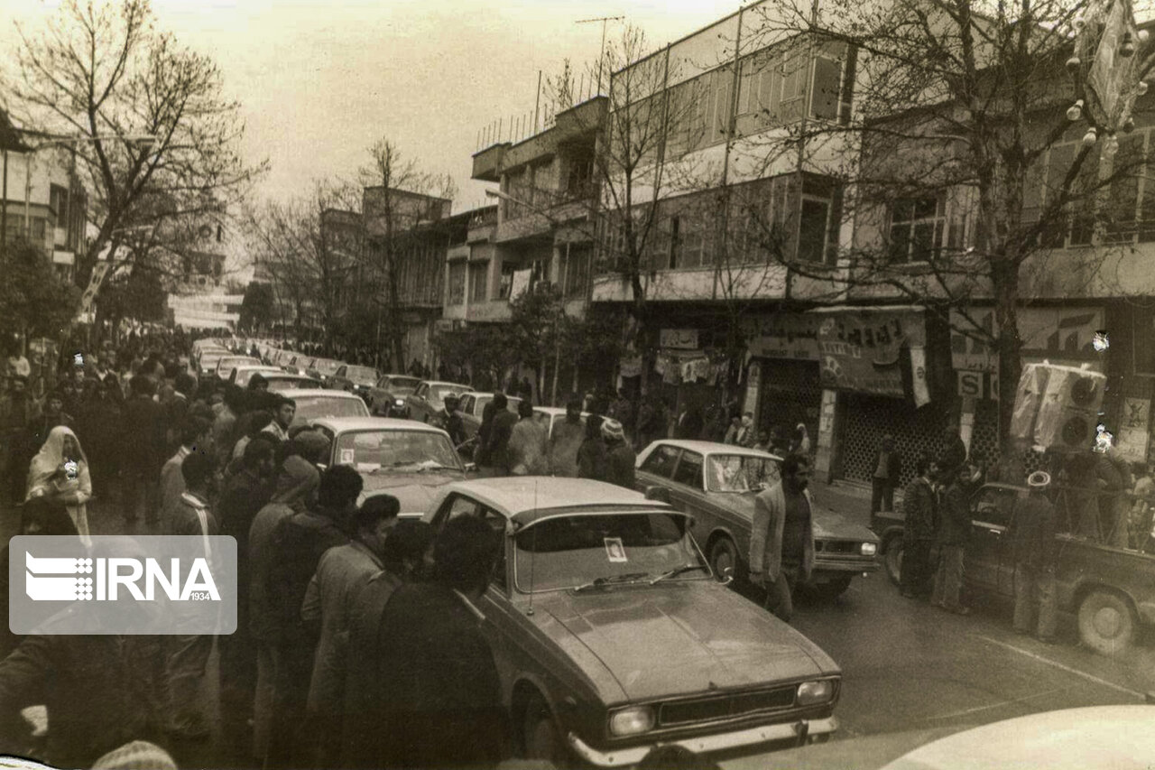 تصاویری از اجتماعات و راهپیمایی مردم ساری در سالهای اول انقلاب