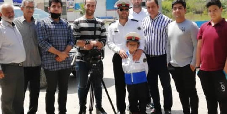 آرزوی کودک ۶ ساله فرح آبادی توسط پلیس مازندران برآورده شد