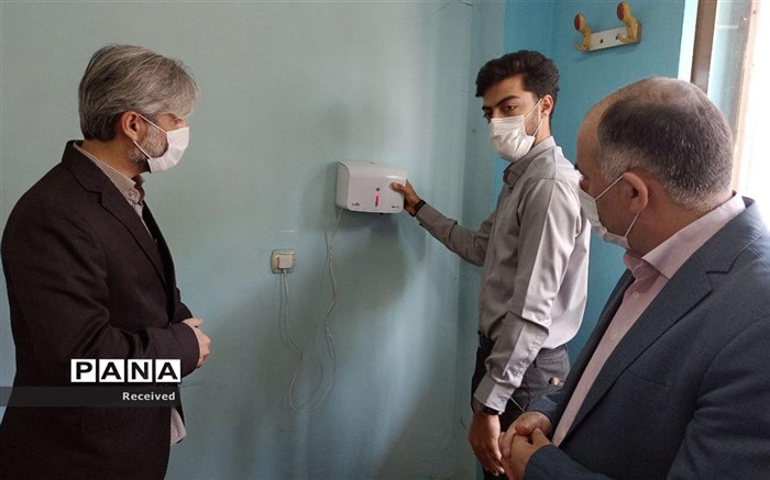 ساخت دستگاه ضدعفونی کننده دست در هنرستان فرخی بهشهر