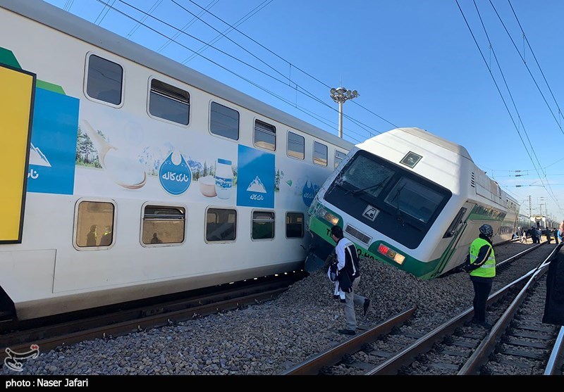 جزئیات تصادف مترو کرج به تهران + تصاویر