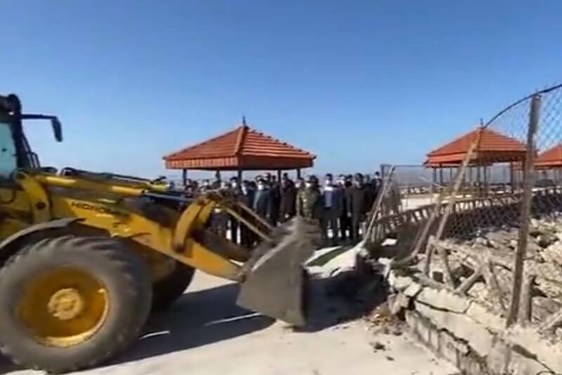 تخریب پلاژ بهزیستی در بابلسر با هدف آزادسازی سواحل مازندران