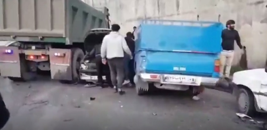 تصادف زنجیره ای ۸ خودرو در سوادکوه
