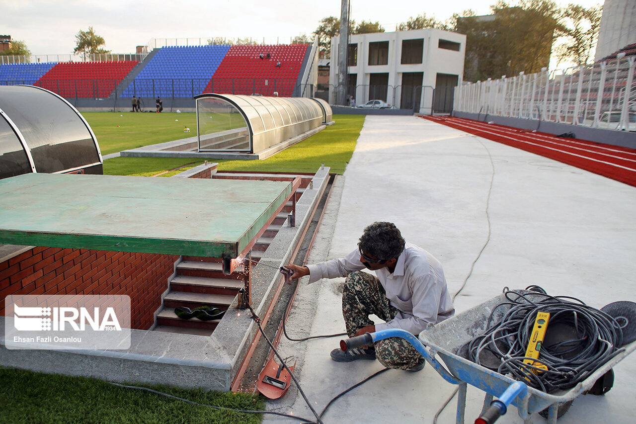 تصاویری از تکمیل بهسازی ورزشگاه شهید وطنی قائمشهر