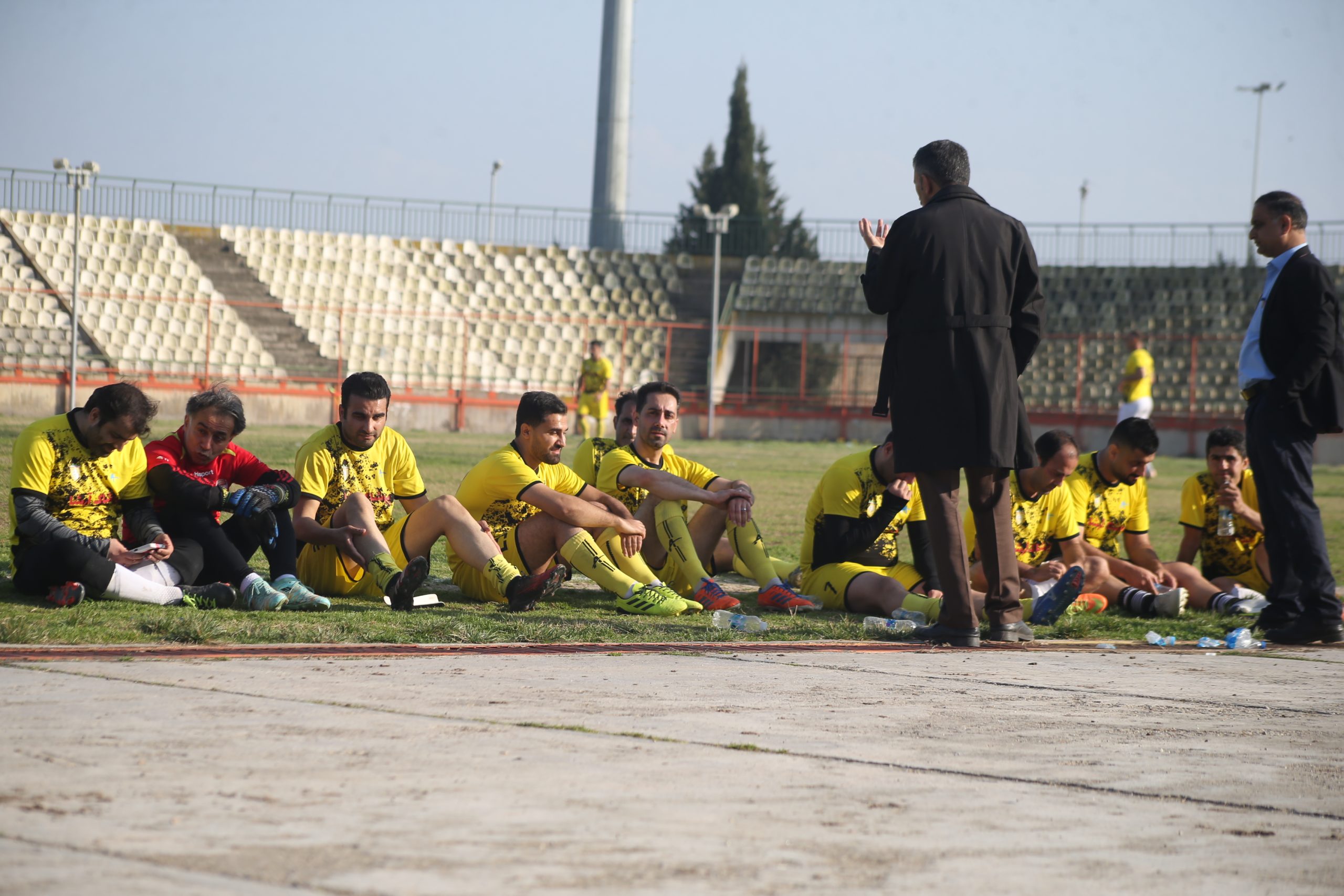 رسانه ای های مازندران در ورزشگاه شهدای ساری پابه توپ شدند