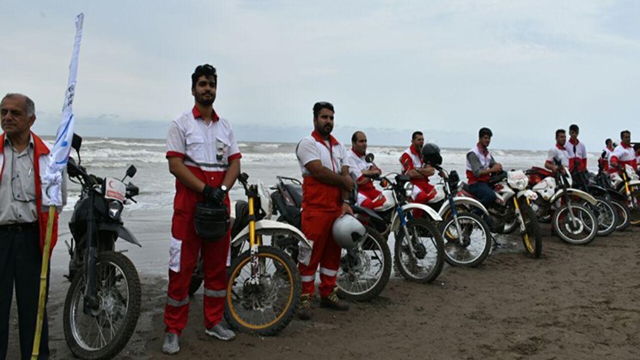 ناجیان غریق موتورسوار در سواحل مازندران بکارگیری شدند